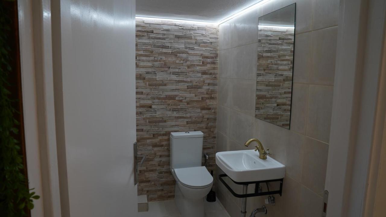 Km Beach View Apartment La Canea Esterno foto